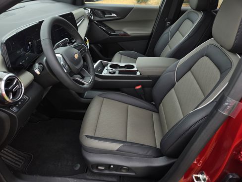 New 2026 Chevrolet Equinox LT w/ Convenience Package II AWD/4WD image 14