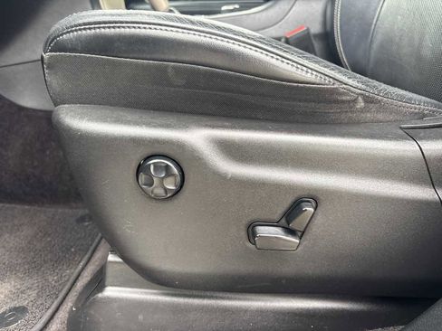 Used 2017 Jeep Grand Cherokee Limited w/ Luxury Group II image 8