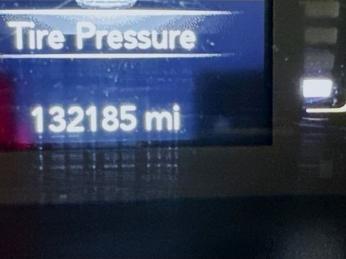 Used 2019 Jeep Cherokee Latitude w/ Popular Appearance Group image 18