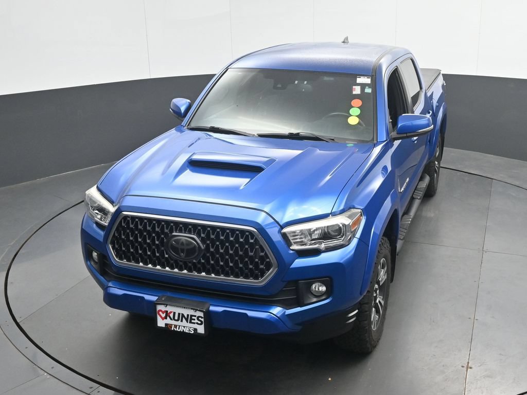 Used 2018 Toyota Tacoma TRD Sport AWD/4WD image 35