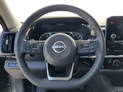 New 2025 Nissan Pathfinder SV w/ SV Premium Package image 33