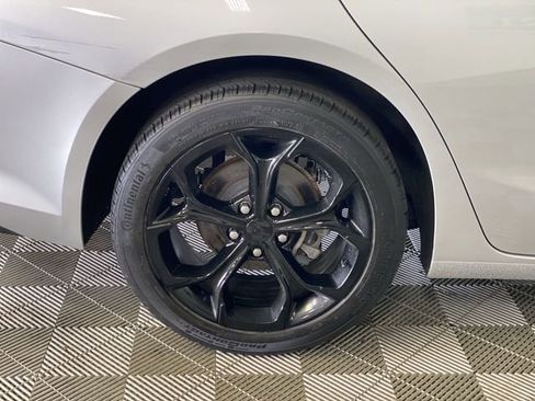 Used 2021 Chevrolet Malibu LT image 18