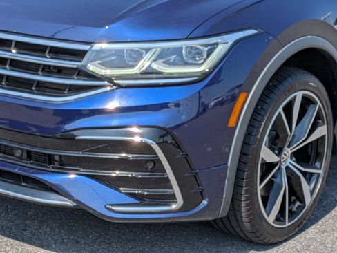Used 2023 Volkswagen Tiguan SEL R-Line AWD/4WD image 9