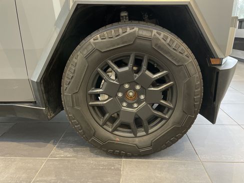 Used 2024 Tesla Cybertruck Cyberbeast AWD/4WD image 12