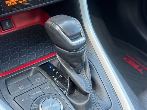 Used 2020 Toyota RAV4 TRD Off-Road w/ TRD Off-Road Weather Package AWD/4WD image 34