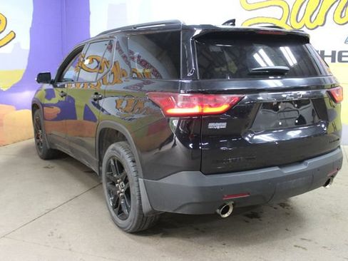 Used 2019 Chevrolet Traverse LT w/ LPO, Blackout Package AWD/4WD image 6