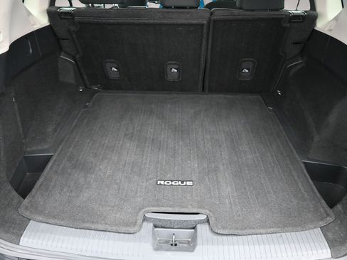Used 2025 Nissan Rogue SV AWD/4WD image 26