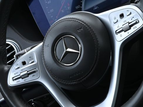 Used 2020 Mercedes-Benz S 560 Sedan image 24