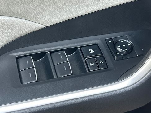 Used 2022 Toyota RAV4 XLE Premium AWD/4WD image 13