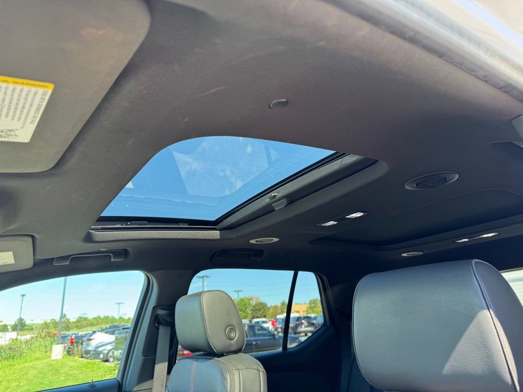 Certified 2023 Chevrolet Traverse RS AWD/4WD image 12