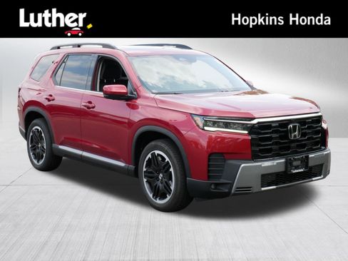 Used 2026 Honda Pilot image 1