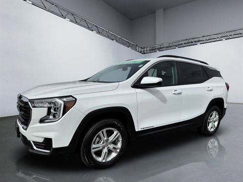 Used 2022 GMC Terrain SLE w/ Driver Convenience Package image 10