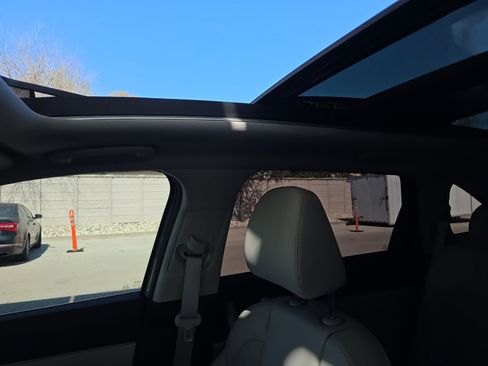 Certified 2025 Kia Sorento S w/ Panoramic Sunroof Package image 17