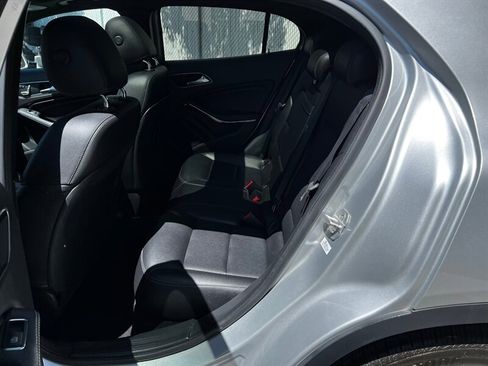 Used 2018 Mercedes-Benz GLA 250 4MATIC w/ Premium Package image 21