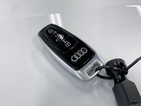 Used 2022 Audi Q7 2.0T Premium w/ Convenience Package image 13