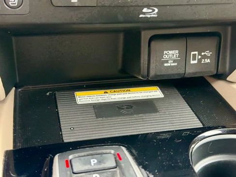 Used 2022 Honda Pilot Elite image 24