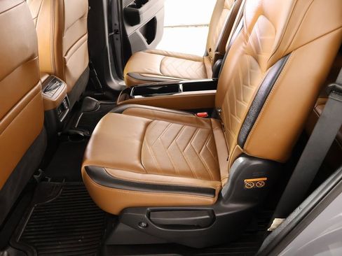 Used 2024 Nissan Pathfinder Platinum image 13