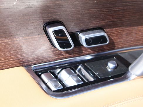 Certified 2023 Land Rover Range Rover SE image 13