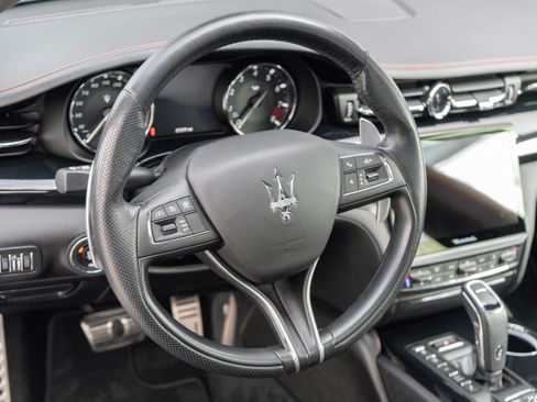 Used 2021 Maserati Quattroporte Trofeo image 12