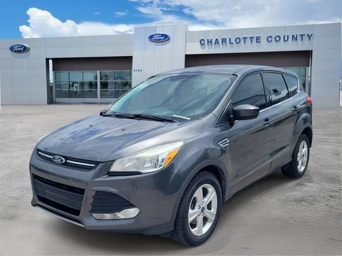 Used 2016 Ford Escape SE FWD image 2