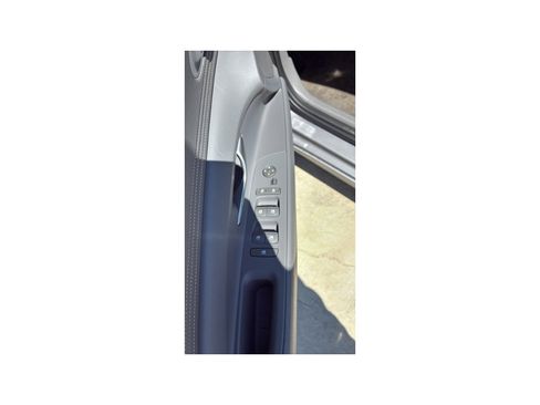 Used 2025 Hyundai Elantra SEL FWD image 12