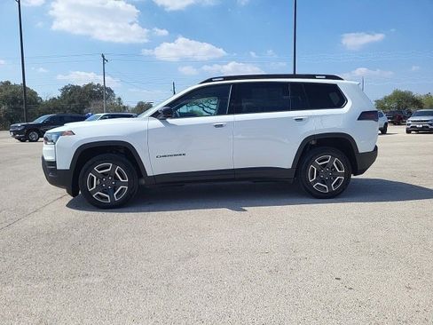 New 2026 Jeep Cherokee Laredo image 2
