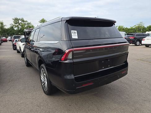Used 2025 Lincoln Navigator L Reserve AWD/4WD image 6