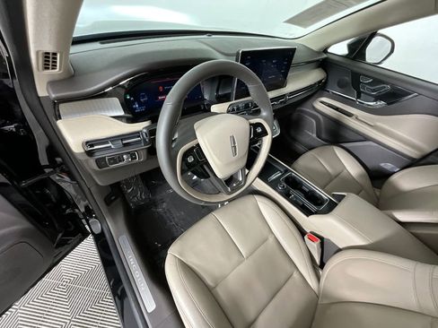 Used 2024 Lincoln Corsair AWD image 18