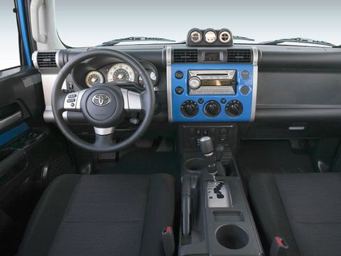 Used 2009 Toyota FJ Cruiser 2WD w/ Upgrade Pkg 2 image 4