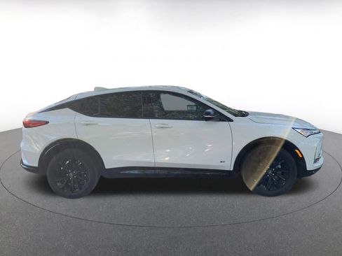 Used 2025 Buick Envista Sport Touring image 8