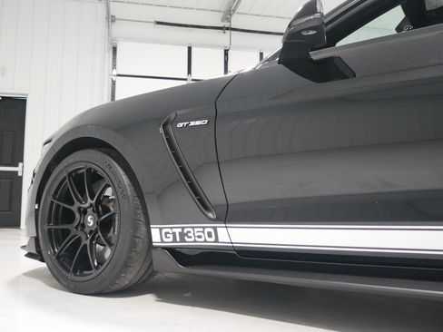 Certified 2020 Ford Mustang Shelby GT350 w/ Technology Package image 9