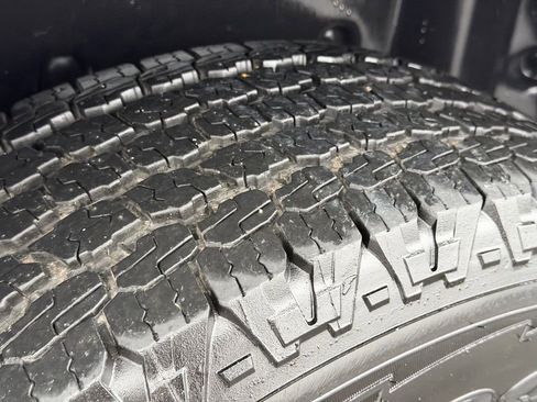 Used 2018 Jeep Wrangler Sport image 34