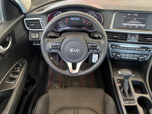Used 2018 Kia Optima LX w/ 17" Alloy Wheels Package FWD image 16