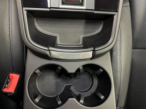 Certified 2024 Porsche Macan image 22