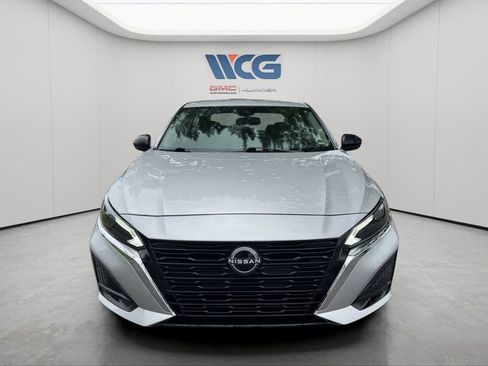 Used 2024 Nissan Altima 2.5 SV FWD image 2
