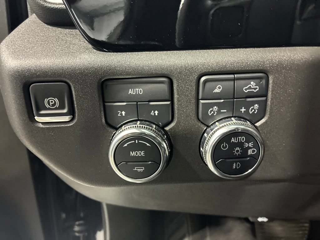 Used 2025 GMC Sierra 1500 SLT AWD/4WD image 22