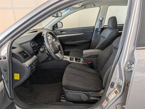 Used 2010 Subaru Legacy 2.5i image 6