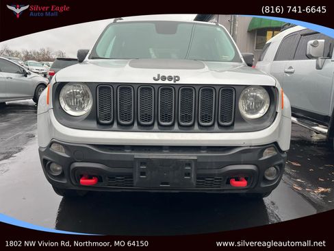 Used 2017 Jeep Renegade Trailhawk w/ Cold Weather Group II image 3