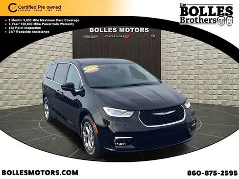 Certified 2024 Chrysler Pacifica Limited image 1