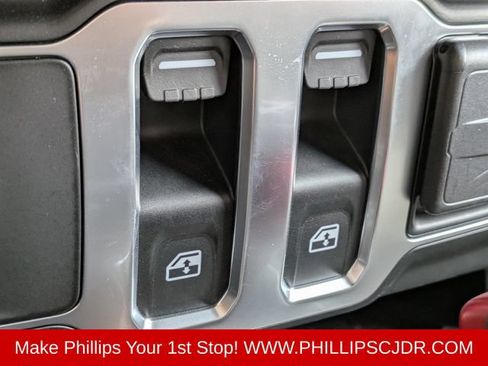 Certified 2025 Jeep Wrangler Sport AWD/4WD image 21
