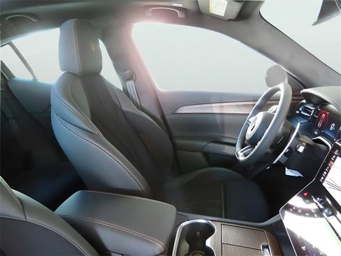 New 2025 Maserati Grecale Folgore image 10