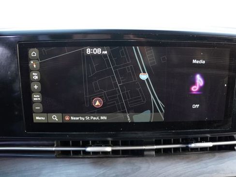 Used 2023 Kia Carnival EX image 5