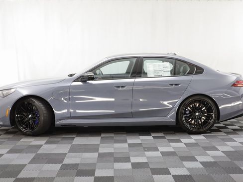 New 2026 BMW M5 w/ Executive Package image 4