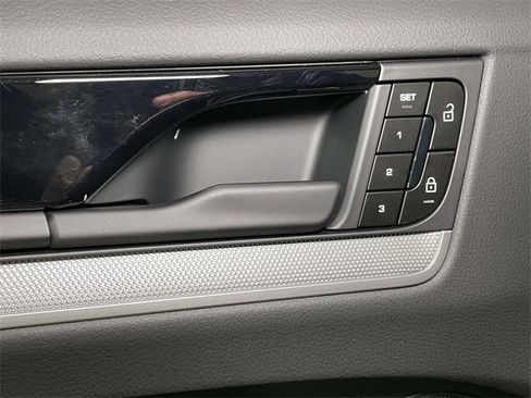 New 2026 Porsche Cayenne Coupe image 39