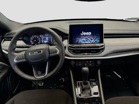 Used 2023 Jeep Compass Sport image 13