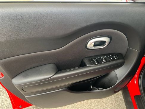 Used 2017 Kia Soul + w/ Designer's Package FWD image 6