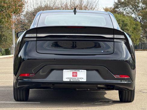 New 2026 Toyota Prius Plug-In Hybrid FWD image 5