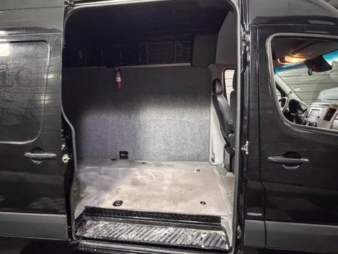 Used 2016 Mercedes-Benz Sprinter 2500 image 10