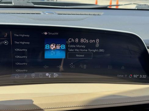 Certified 2024 Cadillac XT4 Luxury w/ Cold Weather Package AWD/4WD image 15