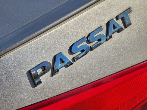 Used 2013 Volkswagen Passat 2.5 S image 12